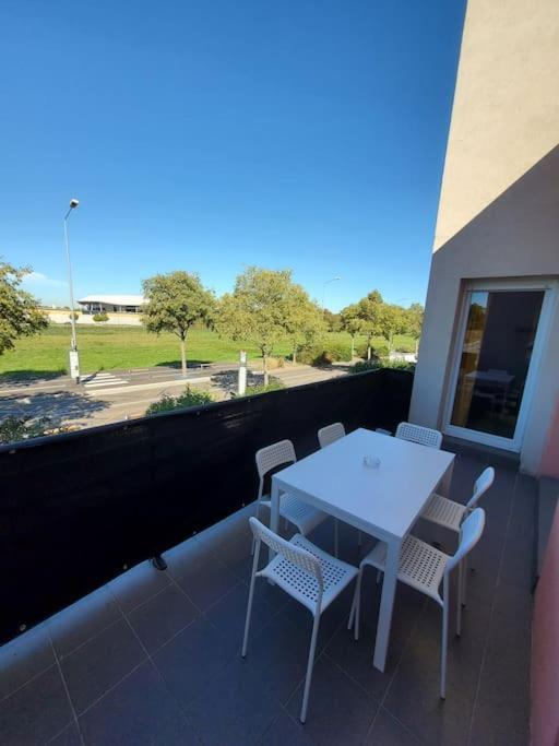 T4 Terrasse Et Box - Groupama Stadium-Eurexpo-Lyon Meyzieu Exterior photo